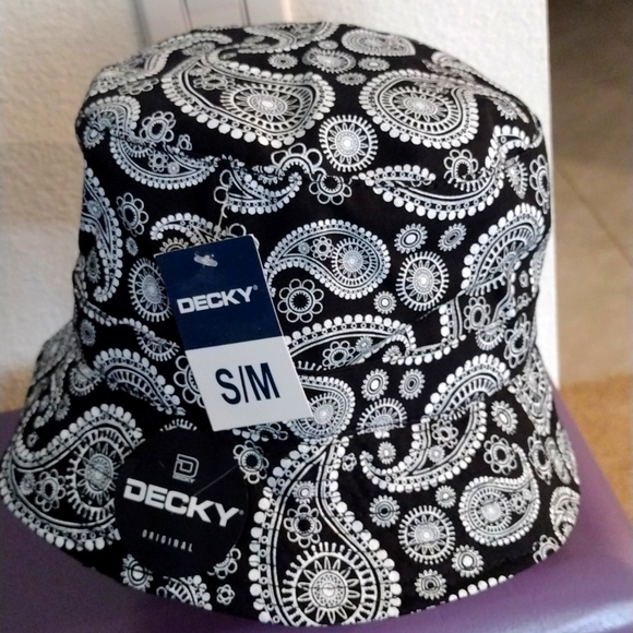 decky Other - Bucket Hat